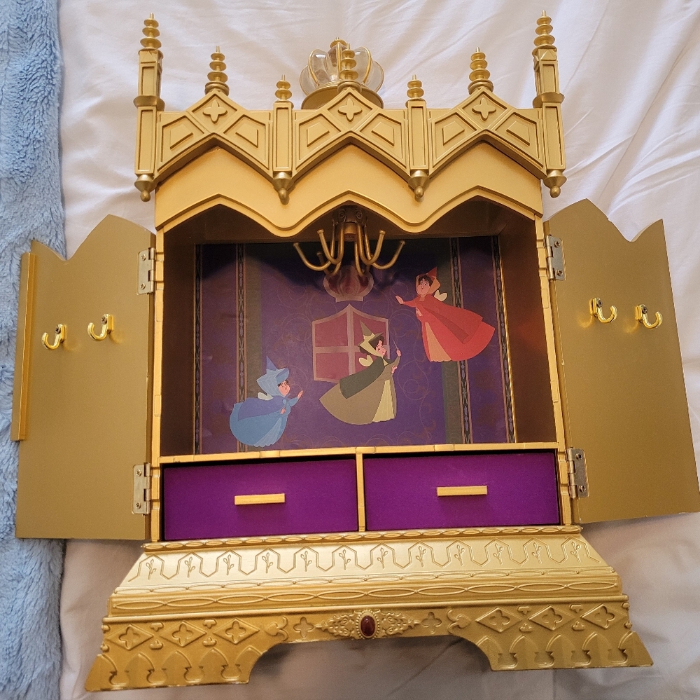 Ashley Taylor Sleeping Beauty Jewelry Box- Disney Parks Exclusive - Picture 9 of 11
